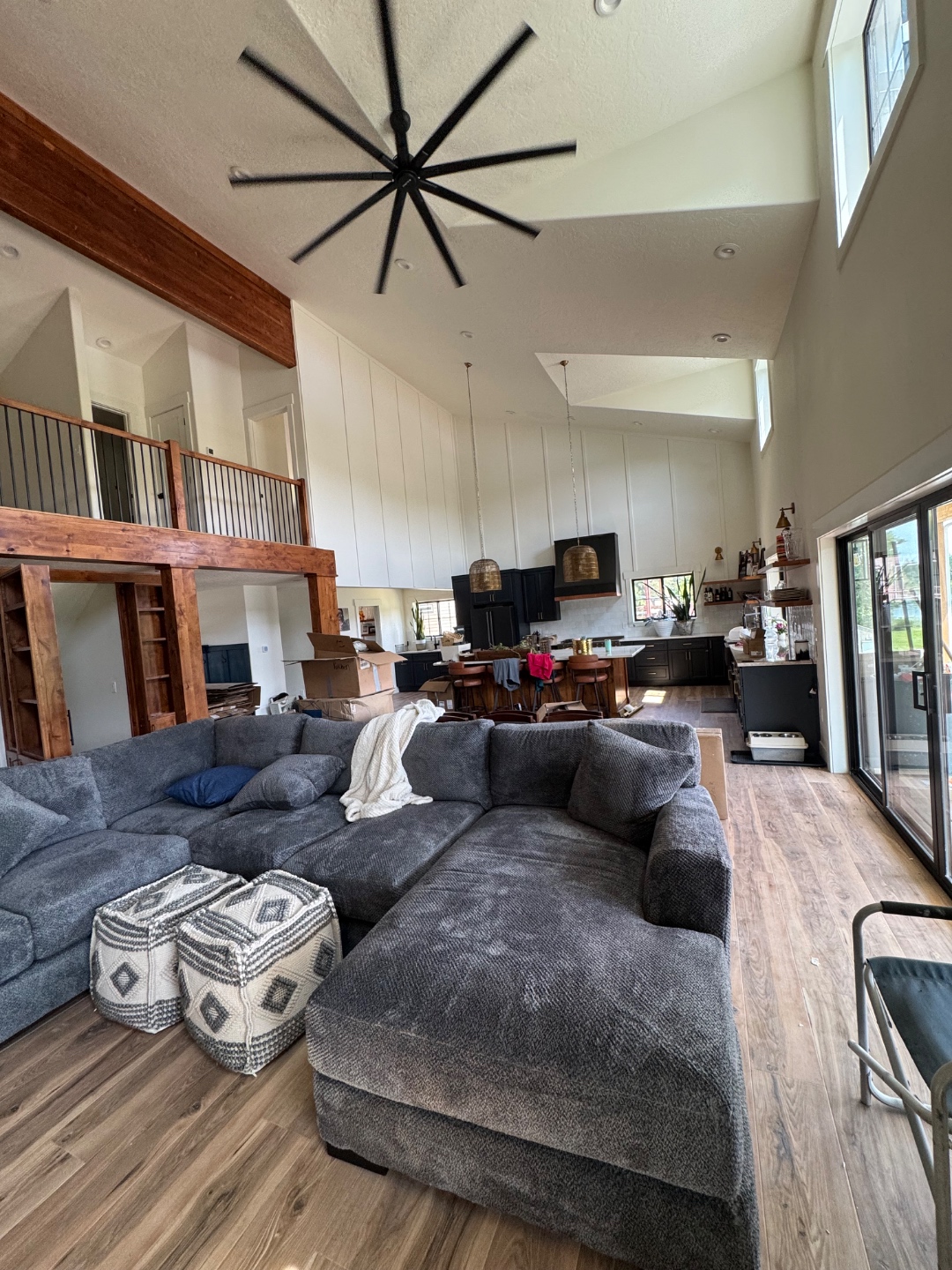 Newport River House — open great room